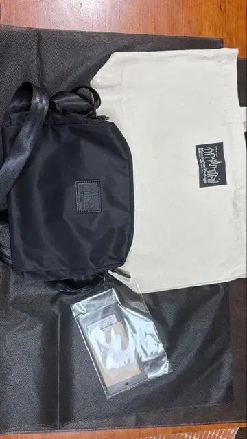 맨해튼 숄더 파우치 블랙