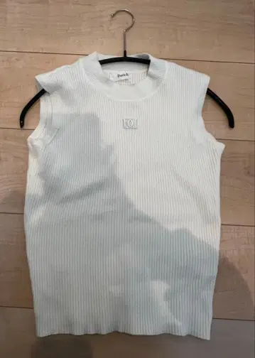 Darich 베이직 슬리브리스 리브 니트탑 ( 화이트 )