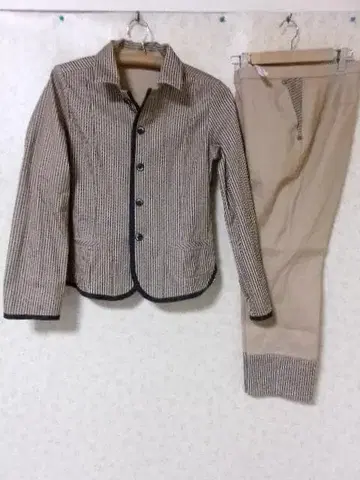 101592 밀라 쇤 리버서블 셋업 브라운 40