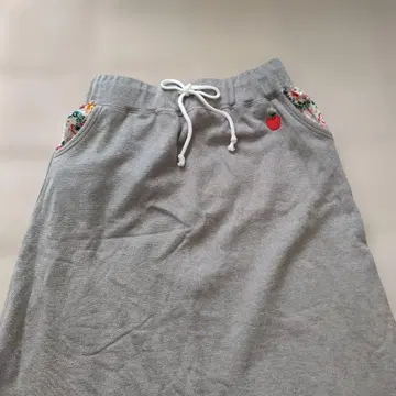 디즈니 백설공주 그레이 롱 스커트 꽃무늬 포켓