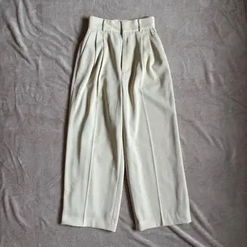 undravrve 크림색 와이드 팬츠