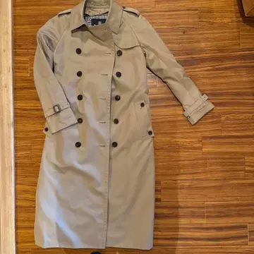 아쿠아 스큐텀 베이지 트렌치코트