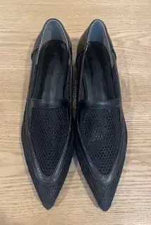 블랙 메쉬 스틸레토 플랫슈즈