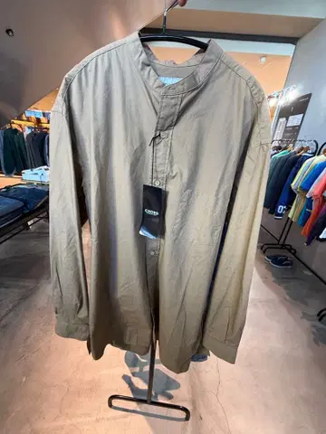 미사용 새상품 CHORD 롱셔츠 밴드 카라 사이즈 L