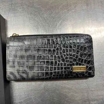 새상품 미사용 레더 쥬얼스 블랙 장지갑 엠보