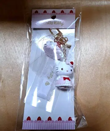 산리오 딸기 휘핑 케이크 헬로키티 키링