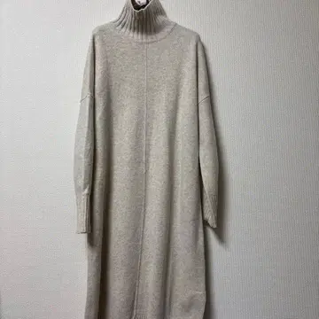 투모로우랜드 캐시미어 혼방 울 터틀넥 원피스