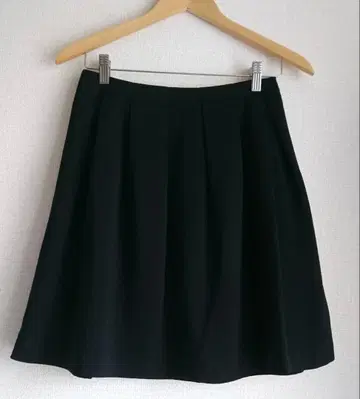 로페피크닉 플레어 스커트 블랙