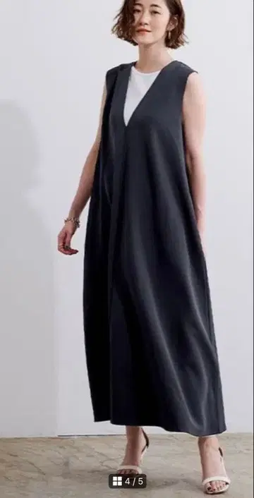 새상품 ur's 유어즈 니노미야 코즈에 콜라보 원피스 SP 네이비