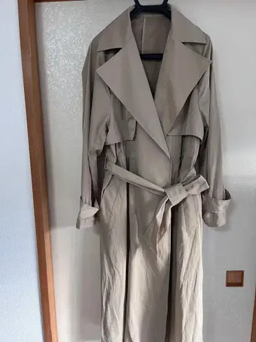 로트레아몽 베이지 트렌치코트 허리 벨트 포함