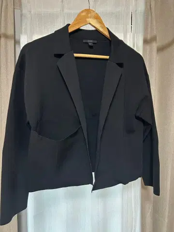 COS 블랙 테일러드 자켓