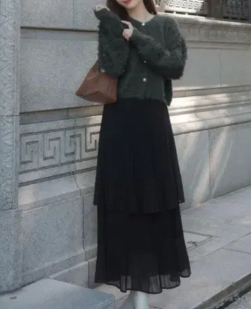 cenea 골드 버튼 샤기 니트 가디건 + 플리츠 스커트 set 블랙