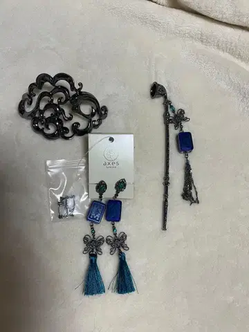 axes femme poetique 마작패 마제스티 귀걸이 실버