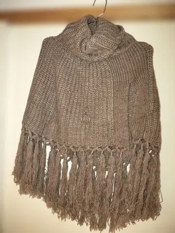 쿨 레어: 브라운 프린지 니트 판초