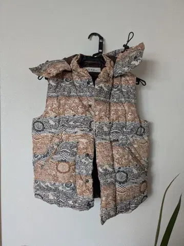 NOMA t.d. 패턴 다운 베스트