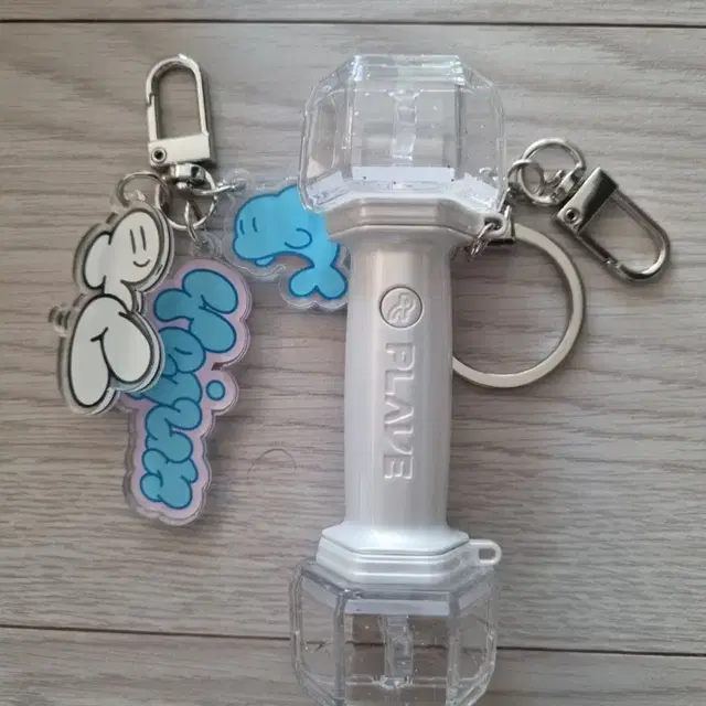 (원가이하양도)플레이브 응원봉키링&삼왜키링