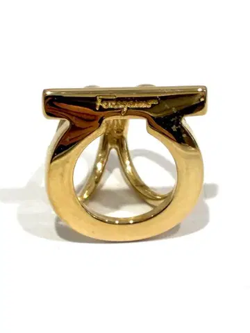 페라가모 스카프 골드