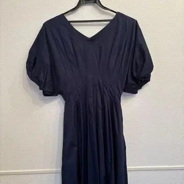 V넥 허리 턱 원피스