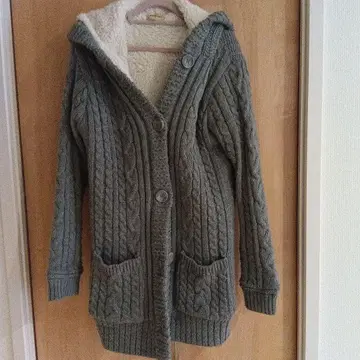 케이블 니트 후드 부착 보아 자켓