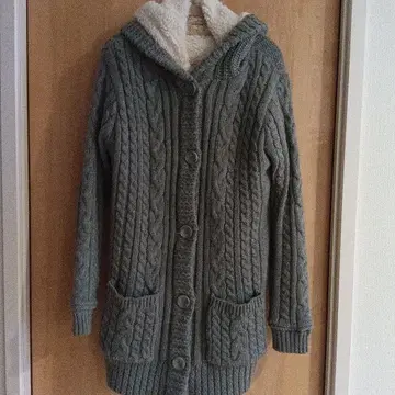 케이블 니트 후드 부착 보아 자켓