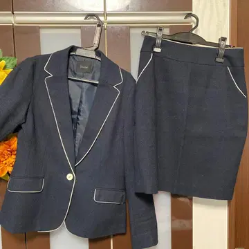 네이비 디자인 스커트 수트