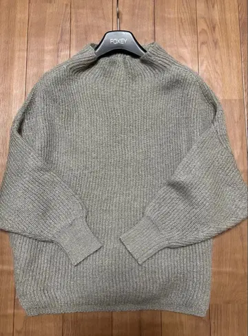 whim Gazette 윔 가젯의 니트입니다