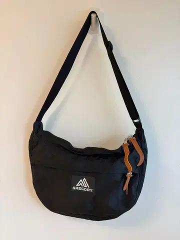 GREGORY 새첼 M (블랙)