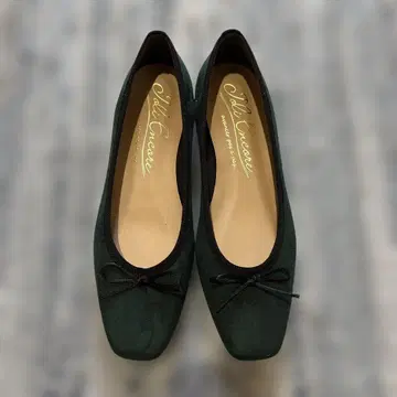 다크 그린 리본 포함 플랫슈즈 24.5cm