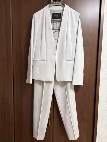 [ 새상품급 ] 그린 라벨 릴랙싱 노카라 자켓 수트 셋업