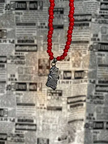 빈티지 비즈와 운석의 목걸이