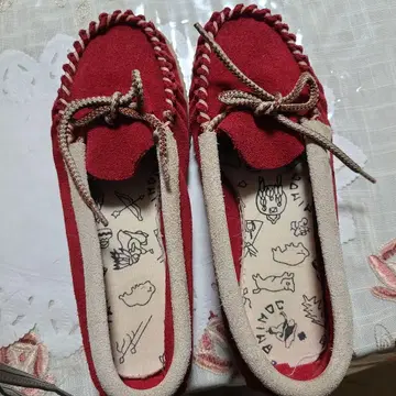 빨간색 스웨이드 로퍼