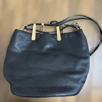 블랙 가죽 숄더백