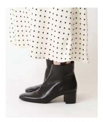 [ MARIAN ] 스퀘어토 숏부츠 38