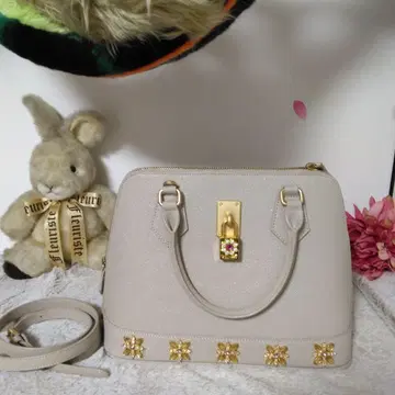 Samantha Thavasa 베이지 핸드백 골드 컬러 꽃 모티브