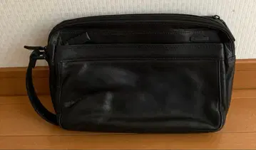 KARUWAZA 블랙 가죽 백