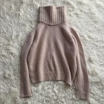 레어 새상품급 ATON 울 모헤어 와이드 터틀넥 니트 아이보리