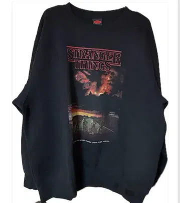 Stranger Things 맨투맨 GU 콜라보 블랙