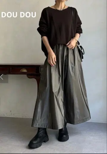 DOU DOU 메탈릭 플레어 스커트