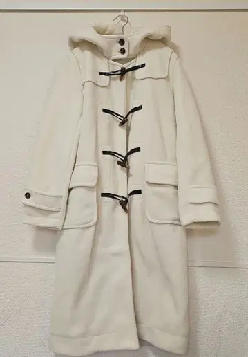 화이트 플리스 더플 코트