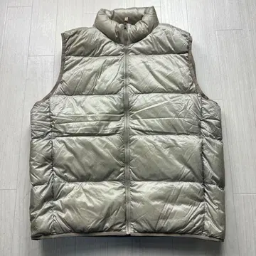 유니클로 울트라 라이트 다운 볼륨 베스트 XL 광택 베이지