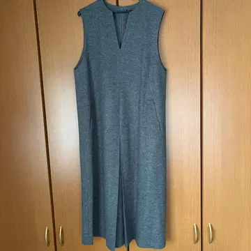 23구 울 밀드 저지 박스 턱 오버롤 스커트 그레이 색상