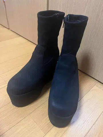 MAJESTIC LEGON 통굽 스트레치 숏부츠