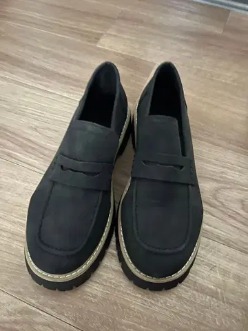 블랙 스웨이드풍 로퍼 통굽