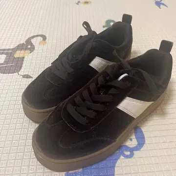 GU 벨로아 스니커즈 다크 브라운 s 22.5