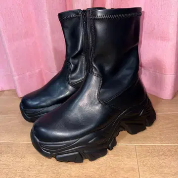 블랙 가죽 숏부츠 통굽