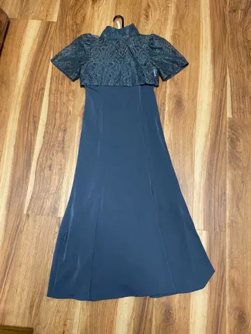 도큐 백화점에서 구매한 드레스