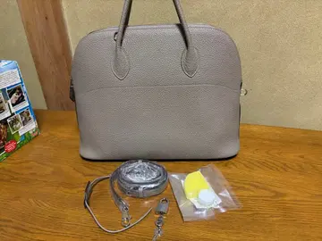 그레이 가죽 핸드백