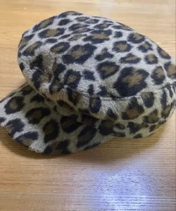레오파드 헌팅 캡 퍼