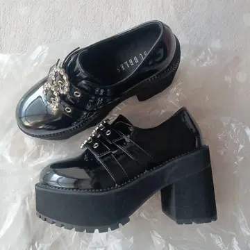 새상품급 BUBBLES 더블 버클 신발 35