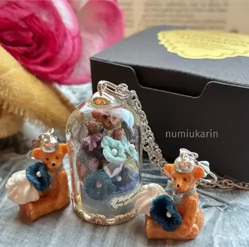 테디베어와 파란 꽃 유리 돔 롱 목걸이와 귀걸이 세트 박스 포함